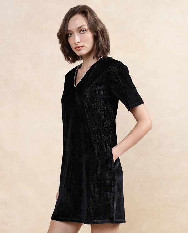 Rareism Women Maslak Black Velvet Regular Sleeves V-Neck Boxy Fit Mini Plain Dress