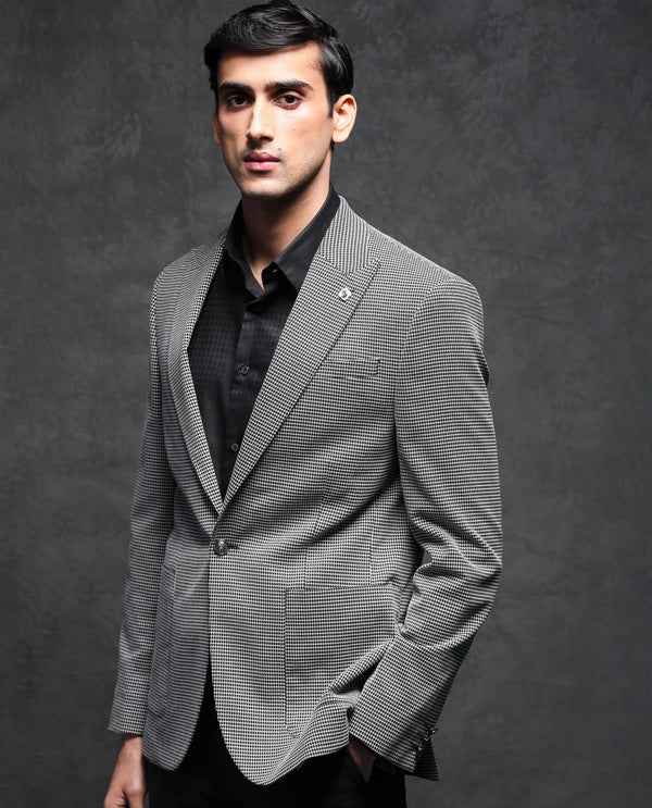 Rare Rabbit Men's Mellion Black Polyester Viscose Fabric Peak Lapel Single Breasted Tailored Fit Jacquard Blazer