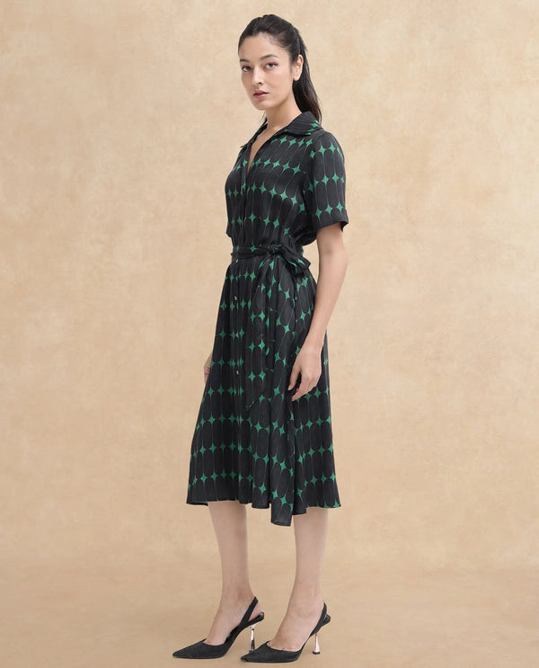 Rareism Women Millington Green Cotton Fabric Short Sleeve Collared Neck Geometric Print Longline Dress