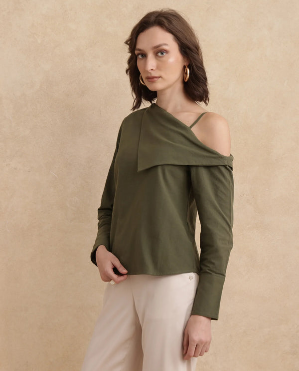 Rareism Women Nimlu Green Cotton Fabric Bishop Sleeve Collarless Plain Top