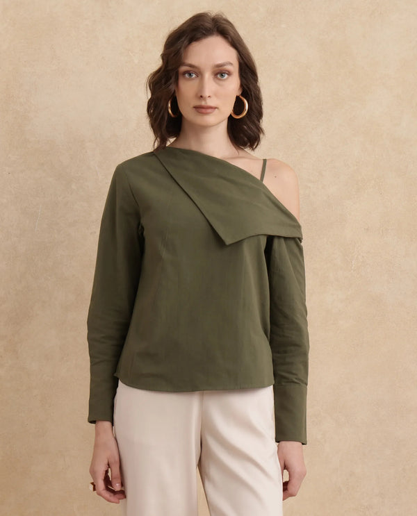 Rareism Women Nimlu Green Cotton Fabric Bishop Sleeve Collarless Plain Top