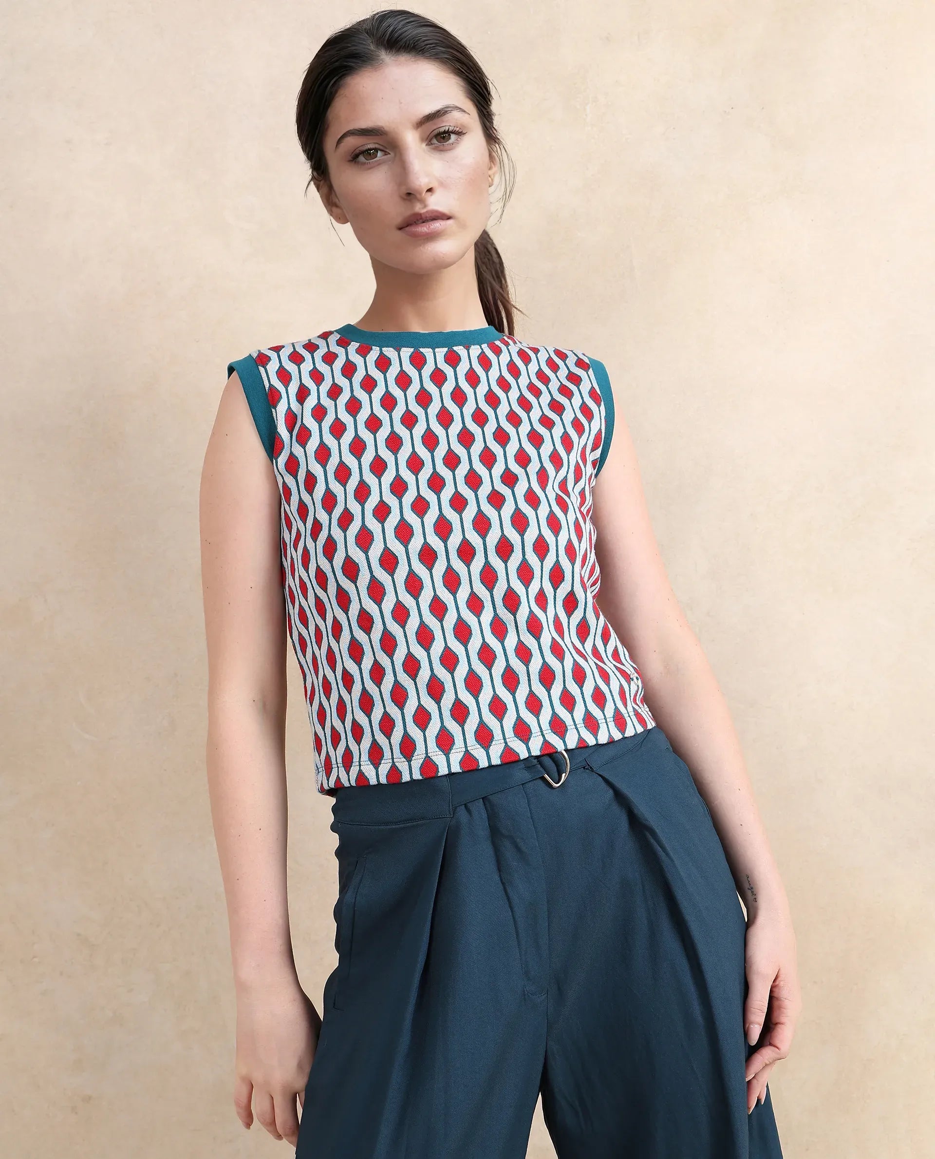Rareism Women Rako Multi Cotton Fabric Sleeveless Crew Neck Slim Fit Geometric Jacquard Top