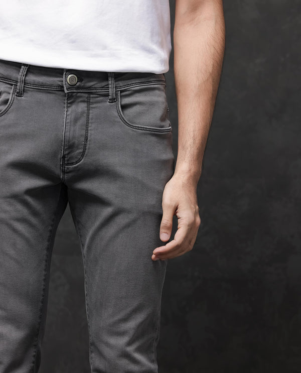 Rare Rabbit Mens Savoy Light Grey Rinse Wash Cotton Polyester Solid Slim Fit Jeans