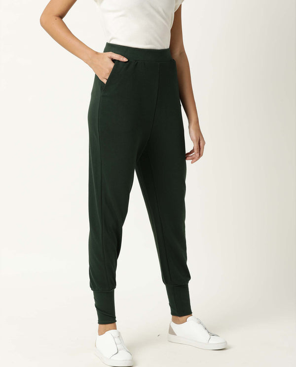 Rareism Women Simp Green Poly Cotton Fabric Tailored Fit Solid Mid Rise Ankle Length Track Pant