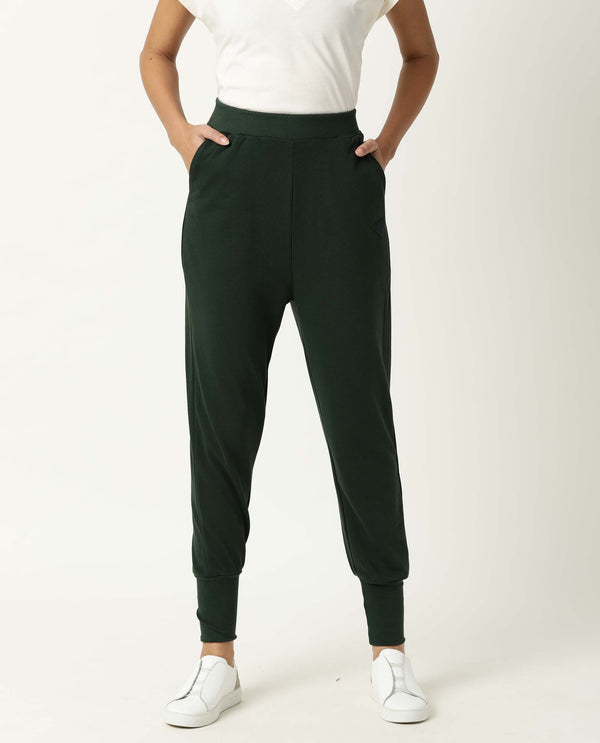 Rareism Women Simp Green Poly Cotton Fabric Tailored Fit Solid Mid Rise Ankle Length Track Pant