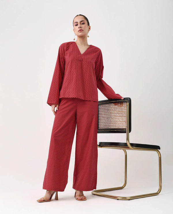 Rareism Women Somkyu-B Red Cotton Fabric Zipper Closure Wide Fit Ankle Length Geometric Print Trouser