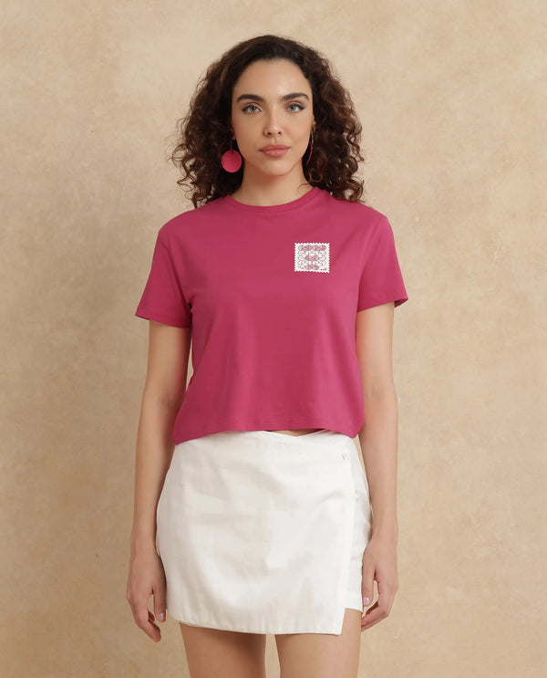 Rareism Women Somrey Pink Cropped Crew Neck Cropped Graphic Print T-Shirt