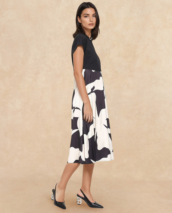 Rareism Women's Sopp White  V-Neck Zipper Closure Extended Sleeve Abstract Fit And Flare Midi Dress