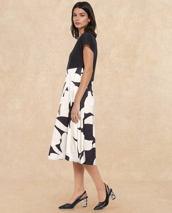Rareism Women's Sopp White  V-Neck Zipper Closure Extended Sleeve Abstract Fit And Flare Midi Dress