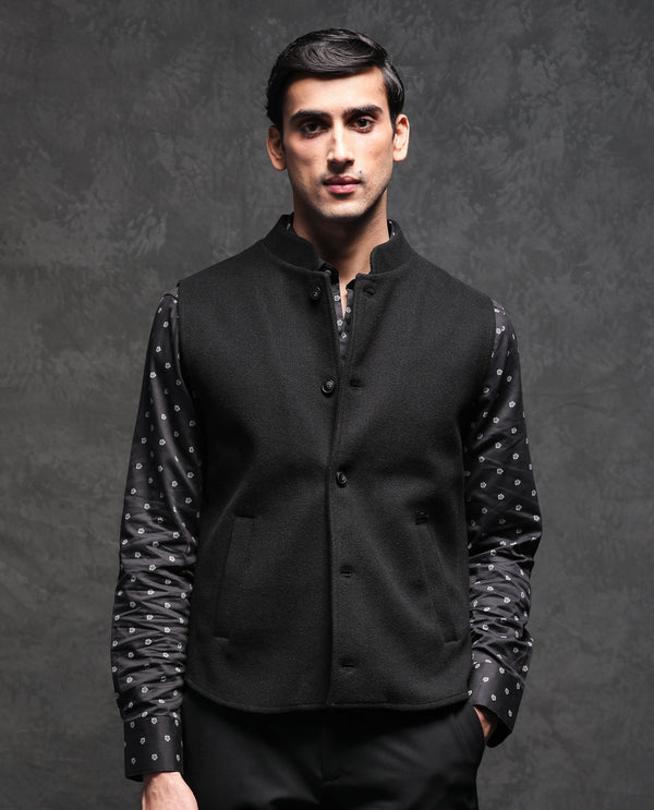 Rare Rabbit Men's Thermo Black Mandarin Collar Sleeveless Plain Jacket