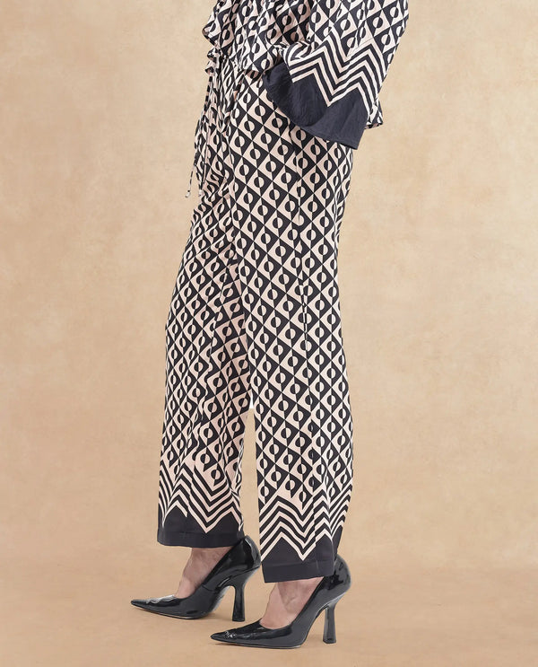 Rareism Women Urapan Black Straight Fit Geometric Print Ankle Length Trouser