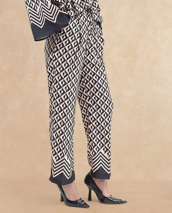 Rareism Women Urapan Black Straight Fit Geometric Print Ankle Length Trouser