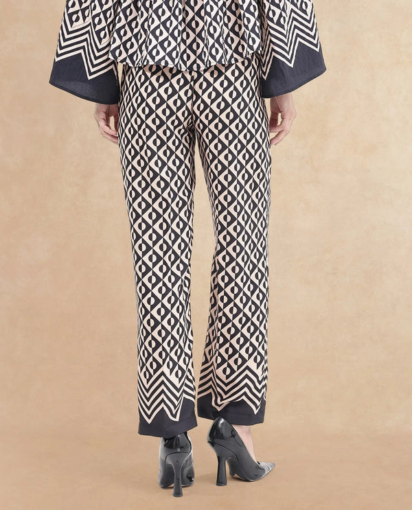 Rareism Women Urapan Black Straight Fit Geometric Print Ankle Length Trouser