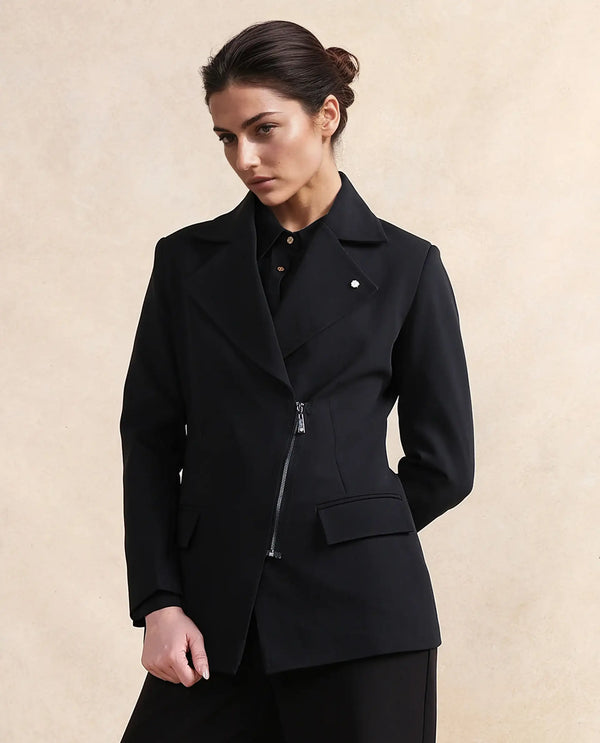 Rareism Women Versto Black Full Sleeve Lapel Neck Zipper Closure Plain Jacket