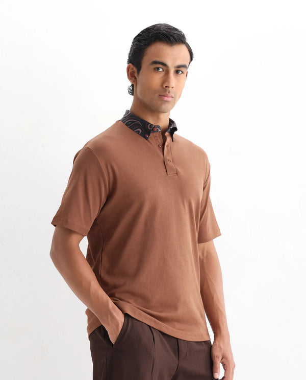 Rare Rabbit Men's Rings Dusky Brown Cotton Fabric Short Sleeves Collared Neck Solid Polo T-shirt