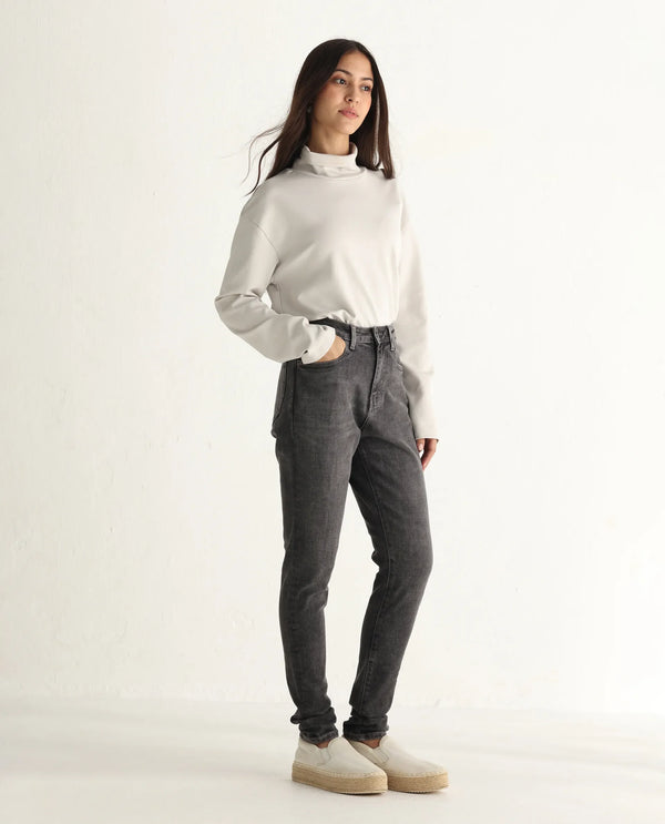 Rareism Women Zaisho Grey Cotton Elastane Fabric Solid Regular Length Jeans