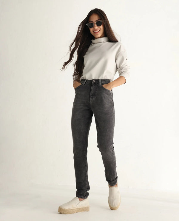 Rareism Women Zaisho Grey Cotton Elastane Fabric Solid Regular Length Jeans